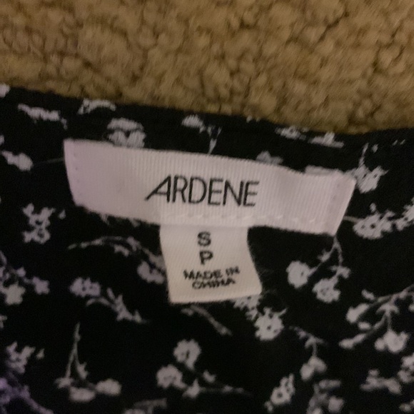 Small Ardene floral long sleeve - Picture 2 of 2